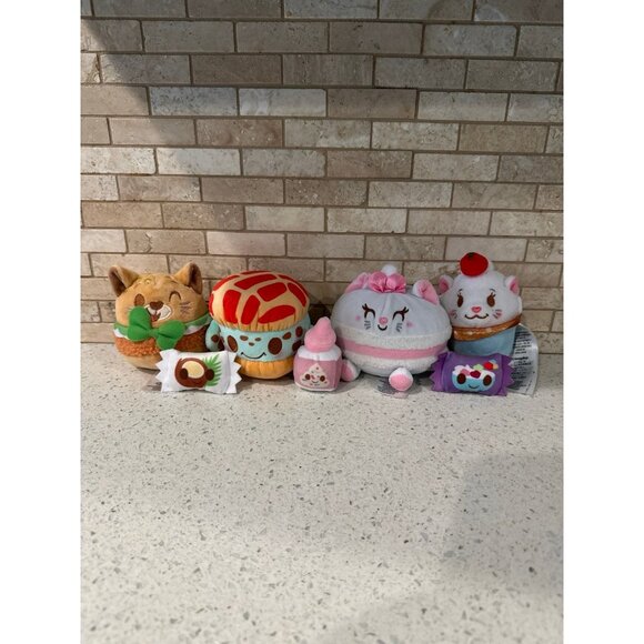 Disney  Munchlings Plush bundle - Picture 1 of 4